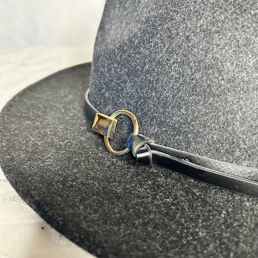 Classic Gray Fedora Wool blend Hat. Non leather trim with gold accent. OSFA. - Picture 4 of 8